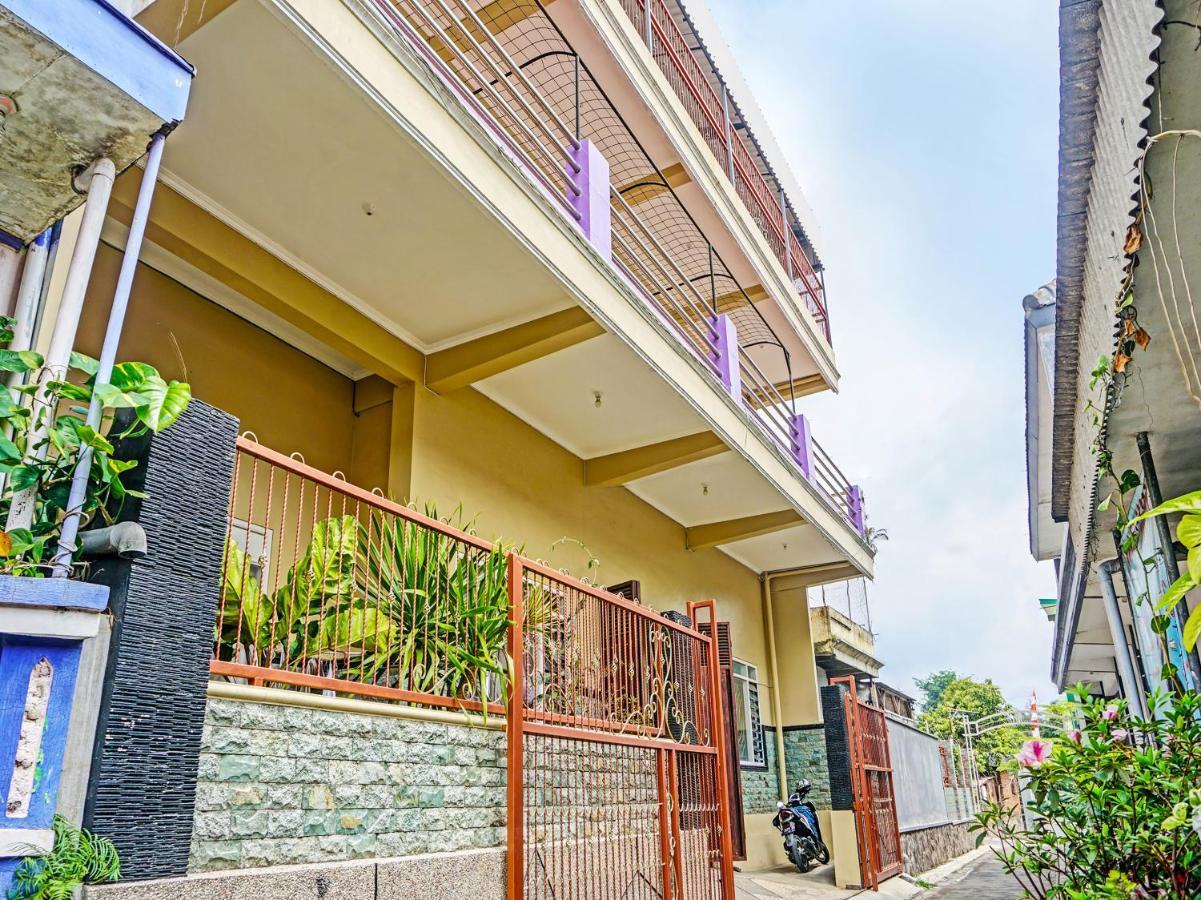 Отель Spot On 1870 Graha Batu Mulia Экстерьер фото
